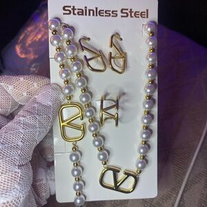 Gold and Pearl Jewelry Set